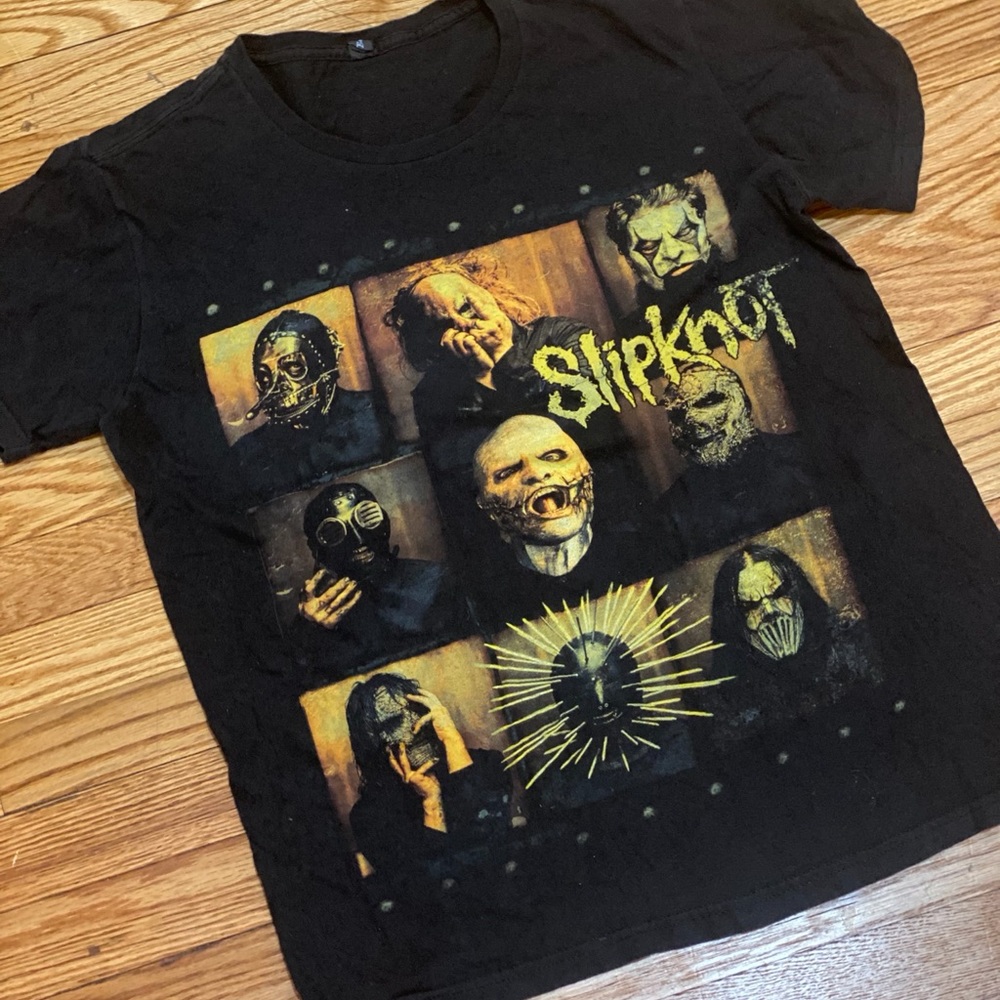 Slipknot graphic t-shirt.
